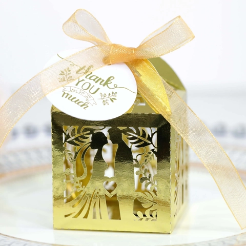Laser Cut Hollow Heart Wedding Candy Box Groom Bride Silhouette Pearlescent Paper Gift Box With Ribbon For Party Favor