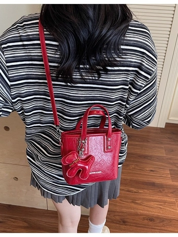 Sac Seau en Cuir PU Tendance pour Femmes Sac à Main et Bandoulière Polyvalent Avec Pendentif Chien Mignon Style Coréen Voyage