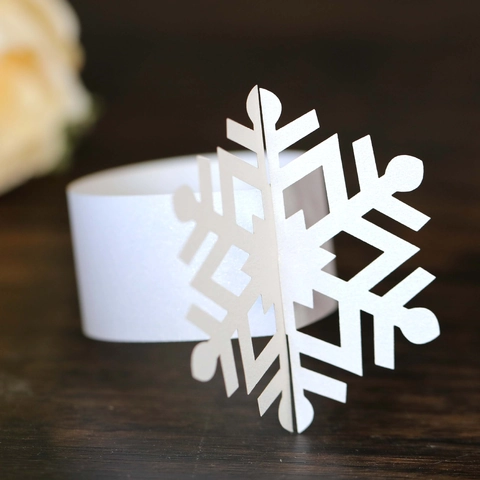 Exquisitos Servilleteros de Copo de Nieve Soporte de Papel Cortado con Láser Decoración de Mesa Festiva para Bodas de Invierno de Navidad