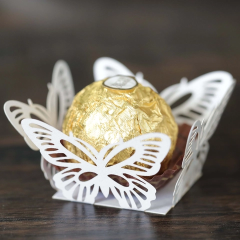 Laser Cut Butterfly Pearlescent Paper Chocolate Wrapper Hollow Decorative Dessert Liner For Wedding Party Birthday Table Ornament