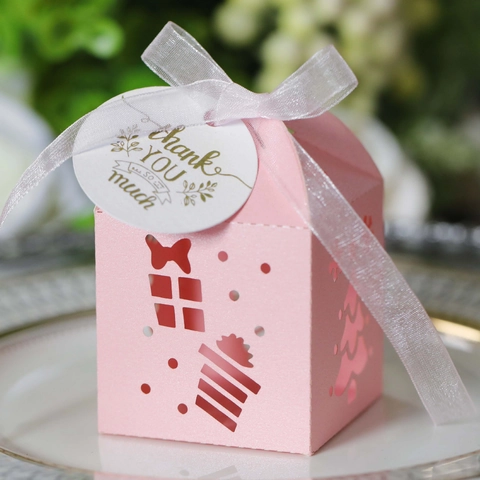 Christmas Tree Laser Cut Hollow Out Gift Box With Ribbon Snowflake Pattern Wedding Party Favor Box Candy Packaging Favor Box