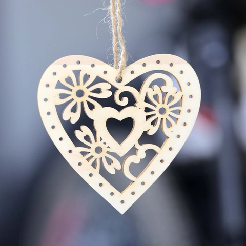 Etichette Pendenti in Legno a Forma di Cuore Traforate in Legno di Pino Tagliato a Laser con Corda di Juta per Matrimoni Feste Decorazioni
