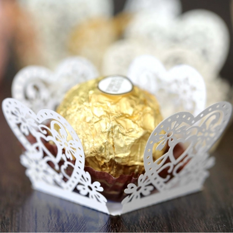 Lasergeschnittene Ausgehöhlte Herz Schokolade Verpackung Papier Deko Tablett Für Hochzeit Party Valentinstag Tischdeko