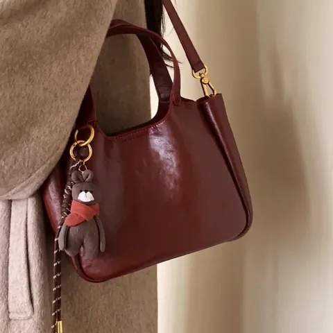 Retro PU Leather Bucket Handbag For Women Solid Color Small Tote Shoulder Bag With Bear Charm Vintage Commuter Handbag