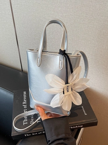 Borsa a Secchiello da Donna in Pelle PU Con Grande Pendaglio Floreale in Tessuto Piccola Borsa a Tracolla di Alta Qualità