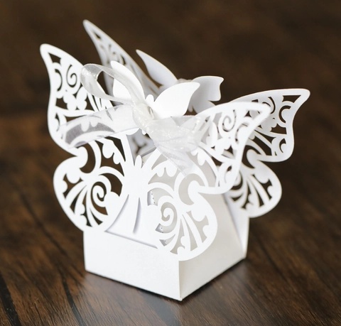 Scatola per Caramelle Matrimonio Farfalla Taglio Laser Elegante Scatola Regalo in Carta Perlata Con Nastro per Bomboniere