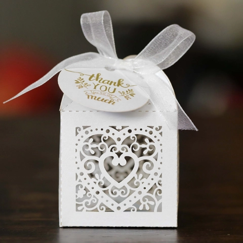 Scatola di Caramelle a Cuore Tagliata al Laser Bianca Con Nastro e Etichetta di Ringraziamento Carta Perlata Bomboniera per Matrimonio e Festa di San Valentino