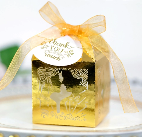Laser Cut Hollow Wedding Candy Box Heart Rose Paper Gift Box With Ribbon And Thank You Tags For Valentine Party Favors