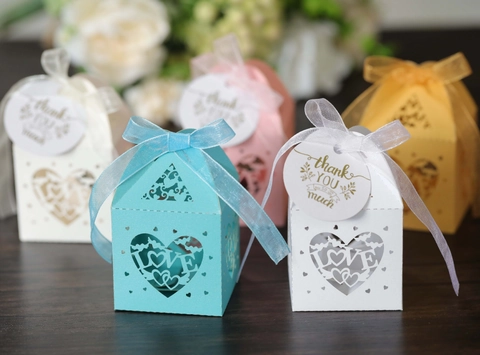 Laser Cut Heart Love Wedding Favor Boxes Ribbon Thank You Tag Candy Gift Boxes For Wedding Party Guest Decor Pearl Paper