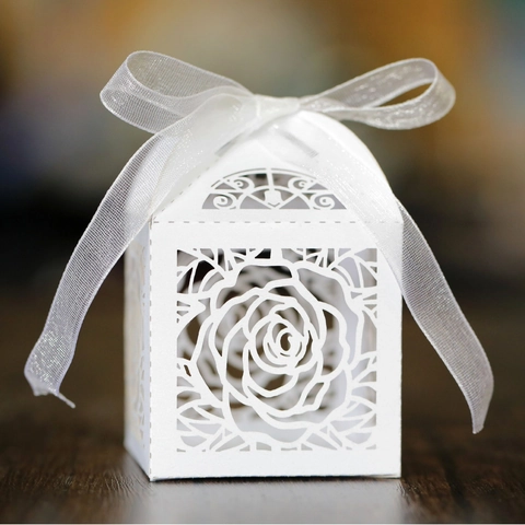 Elegante Lasergeschnittene Hohlrose Perlmuttpapier Geschenkbox Romantische Hochzeit Süßigkeiten Geschenkverpackungsbox Für Valentinstag Party Dekorationen