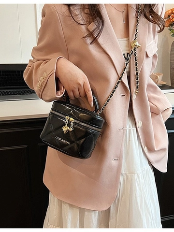 Women Quilted Rhombic Mini Bucket Bag PU Leather Metal Chain Strap Elegant Vanity Crossbody Bag With Heart Pendants