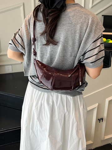 Trendy PU Patent Leather Croissant Bag For Women High Gloss Half Moon Crossbody Bag With Knot Strap Fashion Dumpling Bag