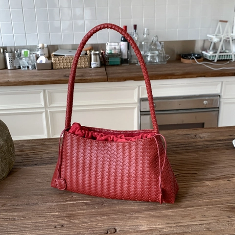 Bolso de Axila de Cuero PU Tejido a Mano Vintage Francés Para Mujer Bolso de Hombro de Color Sólido Con Bolsillo Interior de Cordón