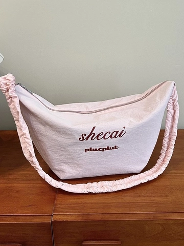 Women Large Capacity Nylon Hobo Bag Casual Pleated Scrunchie Strap Shoulder Crossbody Bag Printed Letter Dumpling Purse