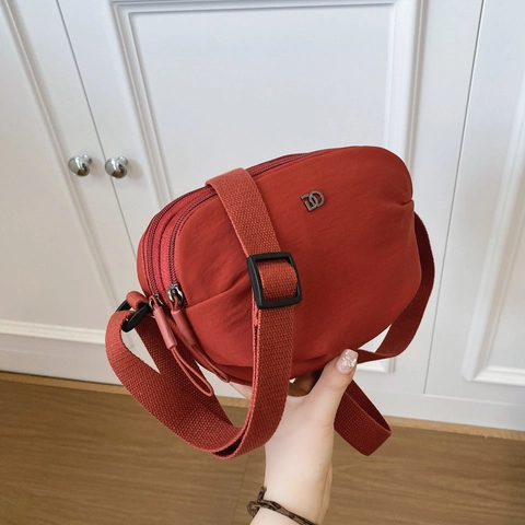 Borsa a Tracolla a Mezzaluna in Nylon da Donna alla Moda Borsa a Spalla Minimalista a Forma di Conchiglia Con Tracolla Regolabile
