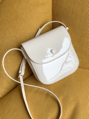 Damen Koreanischer Stil PU Lackleder Satteltasche Minimalistisch Kleine Flip Schulter Umhängetasche Mit Verstellbarem Riemen