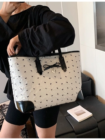 Large Capacity PU Leather Tote Bag For Women With Bow Heart Pendant Casual Shoulder Shopping Bag Daily Fashion Handbag