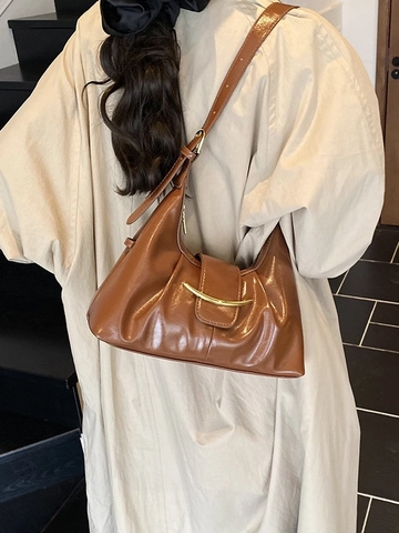Borsa a Spalla Sottobraccio in Pelle PU Plissettata da Donna Grande Capacità Pendolare Crossbody Dumpling Bag Con Fibbia Dorata