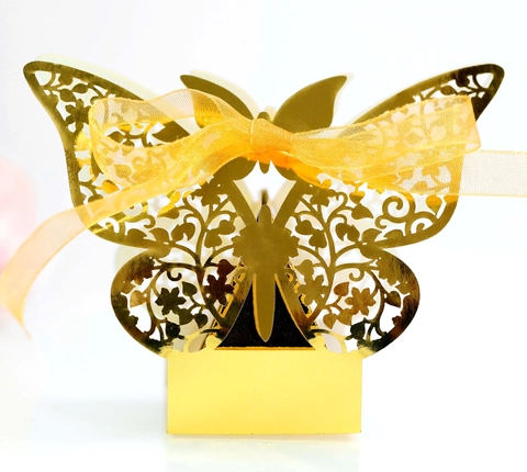 Butterfly Laser Cut Candy Box Pearl Paper Hollow Favor Gift Box With Ribbon For Wedding Party Celebration Decorations