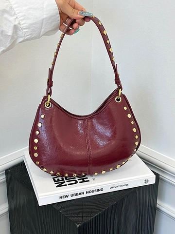 Sac à Épaule Rétro en Cuir PU à Rivets Croissant pour Femmes Style Occidental Sac Hobo Sous le Bras Avec Chaîne Mode