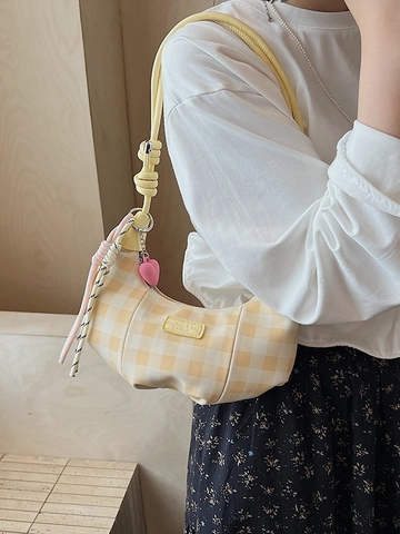 Sac à Bandoulière Vintage en Forme de Croissant à Damier pour Femme Cuir PU Bandoulière Nouée Sac Hobo Avec Pendentif Coeur Sac à Main