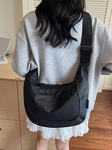 Borsa a Spalla a Mezzaluna in Nylon Minimalista da Donna Grande Capacità Borsa a Tracolla Regolabile Casual Quotidiana