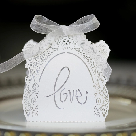 Laser Cut Love Favor Boxes European Hollow Flower Candy Gift Box With Ribbon For Wedding Valentine Day Party Decorations