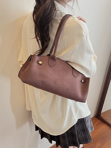 Sac à Épaule Rétro en Suédine pour Femmes Grande Capacité Sac Baguette Minimaliste Avec Rivets Métalliques Fourre-Tout