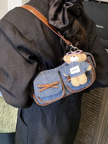 Borsa a Tracolla in Denim Vintage da Donna Con Rifiniture in Pelle PU a Contrasto Piccola Borsa da Sottobraccio Con Fiocco e Ciondolo a Orso