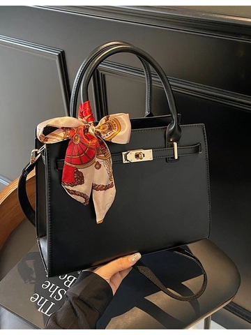 Sac à Main Femme Grande Capacité Mode en Cuir PU Mariage Rouge Sac Bandoulière Avec Foulard en Soie Décoratif et Serrure en Métal
