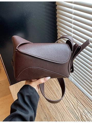 Women PU Leather Small Square Crossbody Bag Geometric Stitching Flap Shoulder Bag Minimalist Commuter Fashion Purse