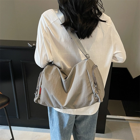 Borsa da Palestra Grande Capacità per Uomo Donna Borsa da Viaggio Leggera in Nylon Impermeabile Borsa a Tracolla Weekender