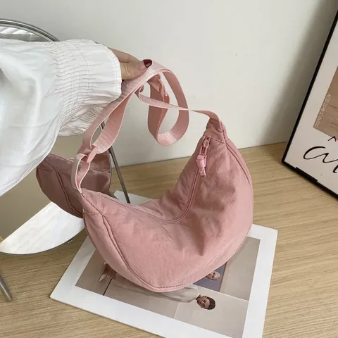 Sac à Bandoulière en Nylon Minimaliste pour Femmes Design Hobo Léger avec Grande Capacité et Sangle Réglable pour Usage Quotidien