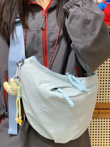 Women Casual Dumpling Crossbody Bag Polyester Large Capacity Shoulder Bag With Braided Zipper Pull Commuting Fashion Sling Bag
