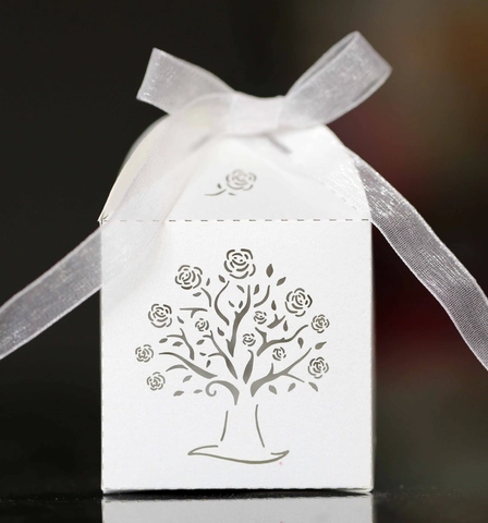 Laser Cut Rose Tree Favor Boxes For Valentine's Day Wedding Party European Style Hollow Gift Candy Chocolate Paper Box With Ribbon