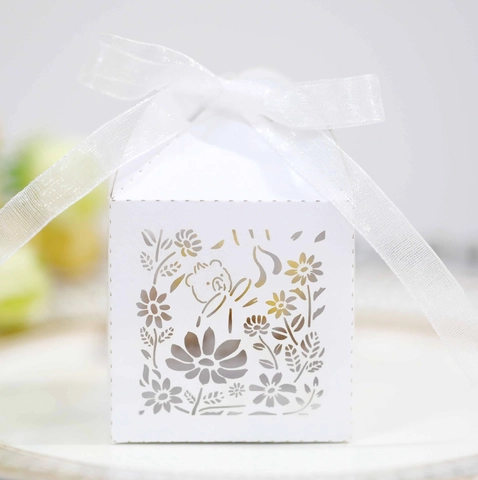European Laser Cut Pearlescent Paper Gift Box Floral Bear Pattern Candy Packing Box With Ribbon For Wedding Party Favor