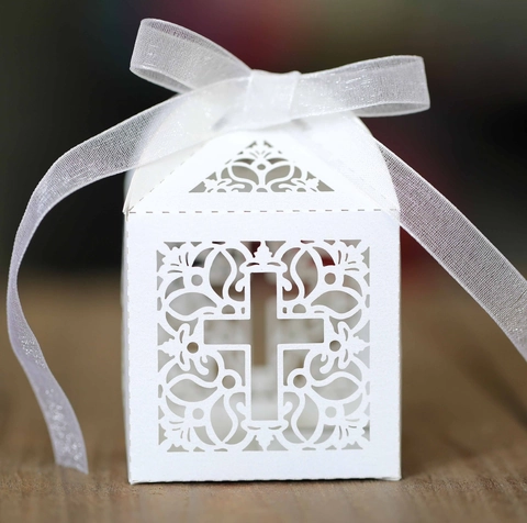 Laser Cut Hollow Cross Favor Box European Style Paper Candy Boxes With Ribbon For Wedding Baptism Party Religious Event