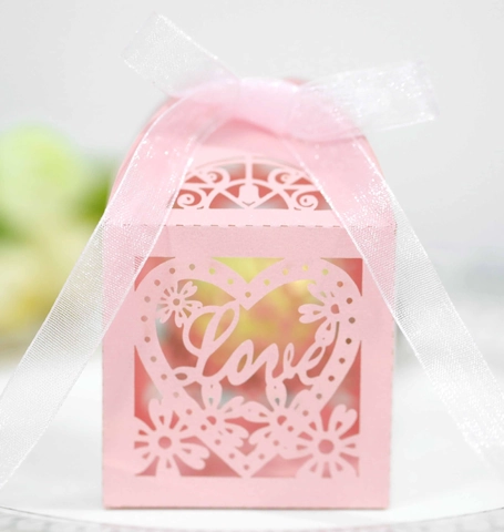 European Style Hollow Out Heart Love Laser Cut Wedding Candy Box Paper Gift Packaging Box With Ribbon For Bridal Shower Party Decorations