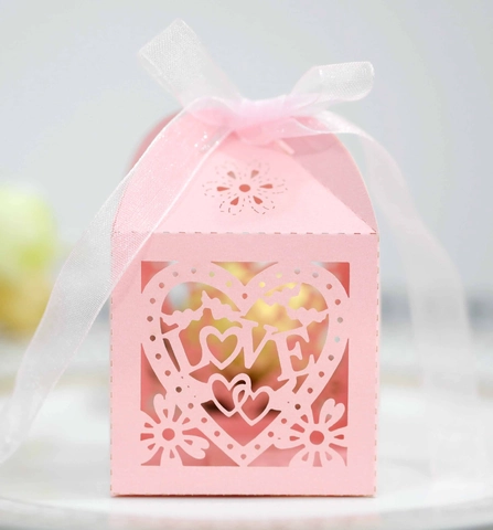 European Hollow Love Heart Pearlescent Paper Candy Box Laser Cut Wedding Party Gift Packaging Box With Ribbon Bow
