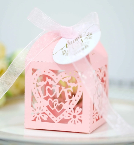 European Laser Cut Heart Love Wedding Candy Box With Ribbon And Thank You Tag Pearlescent Paper Party Favor Gift Box