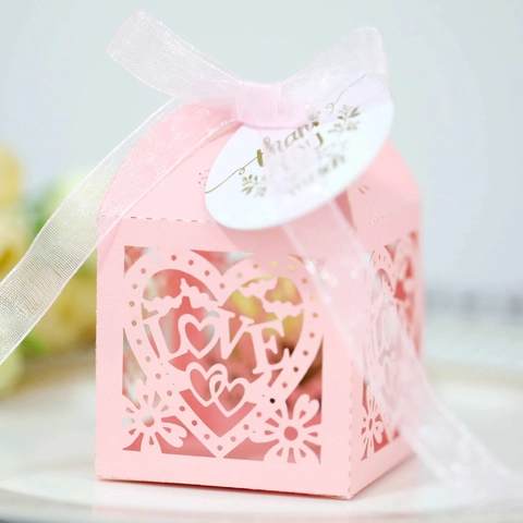 European Laser Cut Heart Love Candy Box Wedding Party Favor Gift Packaging Box With Ribbon And Thank You Tags For Guests