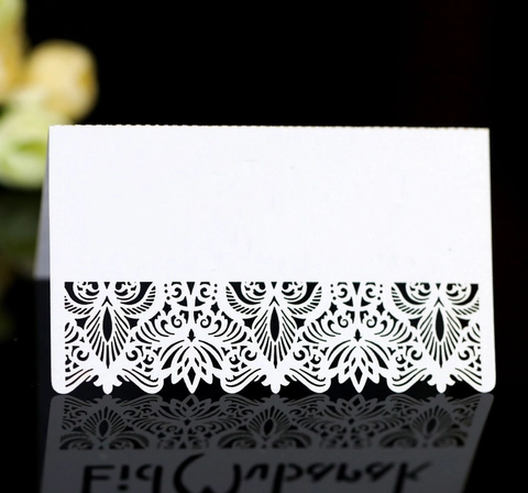 Marque-places de Mariage en Dentelle Découpée au Laser Papier Perlé Ajouré Cartes de Nom de Table pour Banquet Fête Dîner