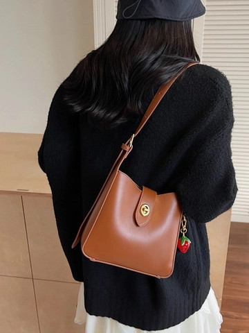 Bolso Bombonera de Cuero PU Retro Commuter para Mujer Con Colgante de Fresa Cerradura de Metal Dorado Correa de Hombro Ajustable Bolso Bandolera Versátil Bolso de Oficina Diario
