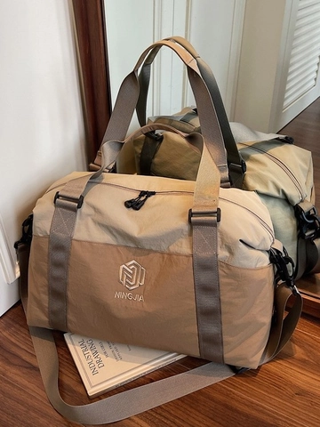 Large Capacity Travel Bag For Men Women Color Block Waterproof Sports Fitness Duffel Bag With Dry Wet Separation Function