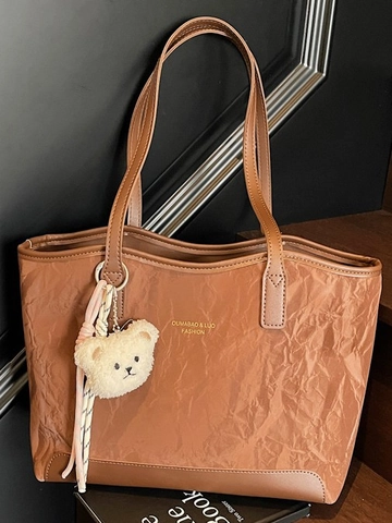 Fashion PU Leather Tote Bag For Women Large Capacity Wrinkled Texture Shoulder Bag With Cute Bear Charm For Commuting School
