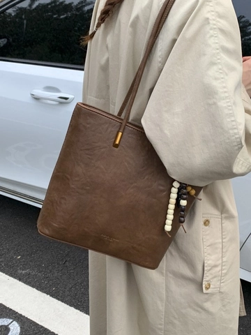 Bolso Tote de Cuero PU para Mujer Retro de Gran Capacidad Bolso de Hombro Minimalista con Amuleto de Cuentas