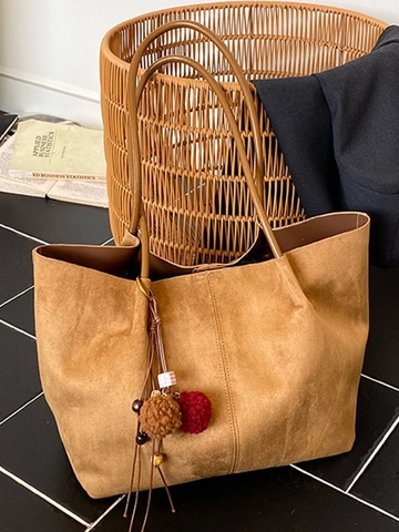 Retro Large Capacity PU Leather Tote Bag For Women Casual Korean Style Underarm Shoulder Bag With Plush Pom Pom Pendant Charm