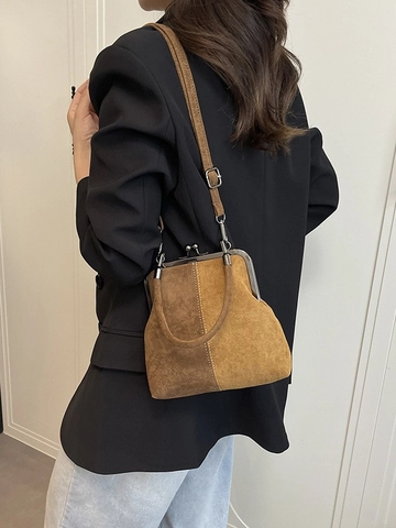 Sac Bandoulière Vintage En Daim Avec Fermoir Baiser Pour Femmes Forme Coquille Sac À Main Cadre Métallique Coutures Patchwork