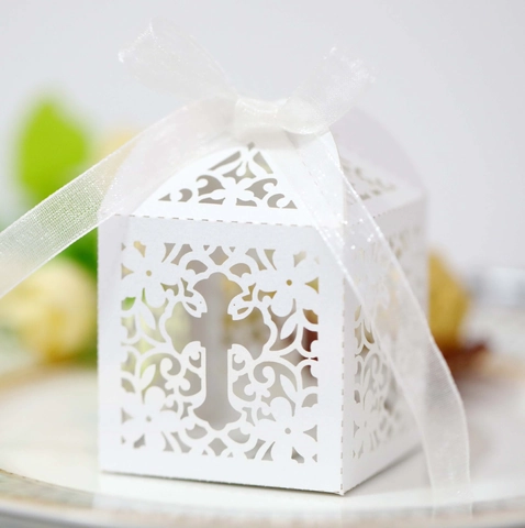 Laserschnitt Kreuz Süßigkeitenboxen Mit Band Elegante Hohle Papier Geschenkbox Für Hochzeit Taufe Kommunion Party