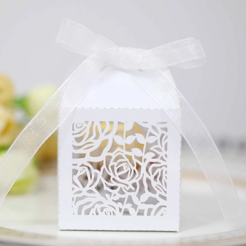 Boîte à Bonbons Ajourée Découpe Laser Rose en Papier Nacré Avec Ruban pour Mariage Fête Saint-Valentin